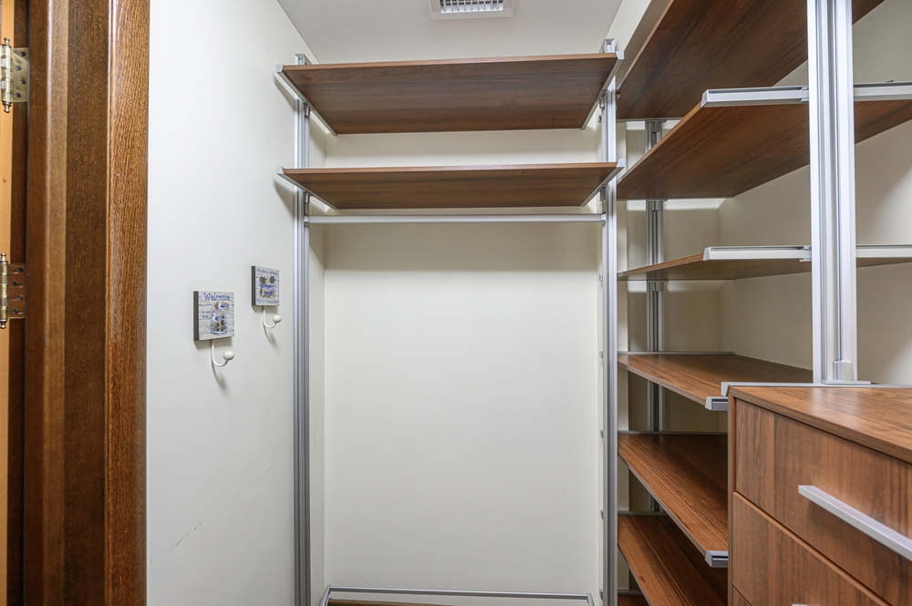 Innovative Closet Systems for Small Spaces: Maximize Every Inch